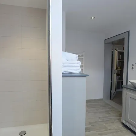 La Maison Oberlin Apartman *